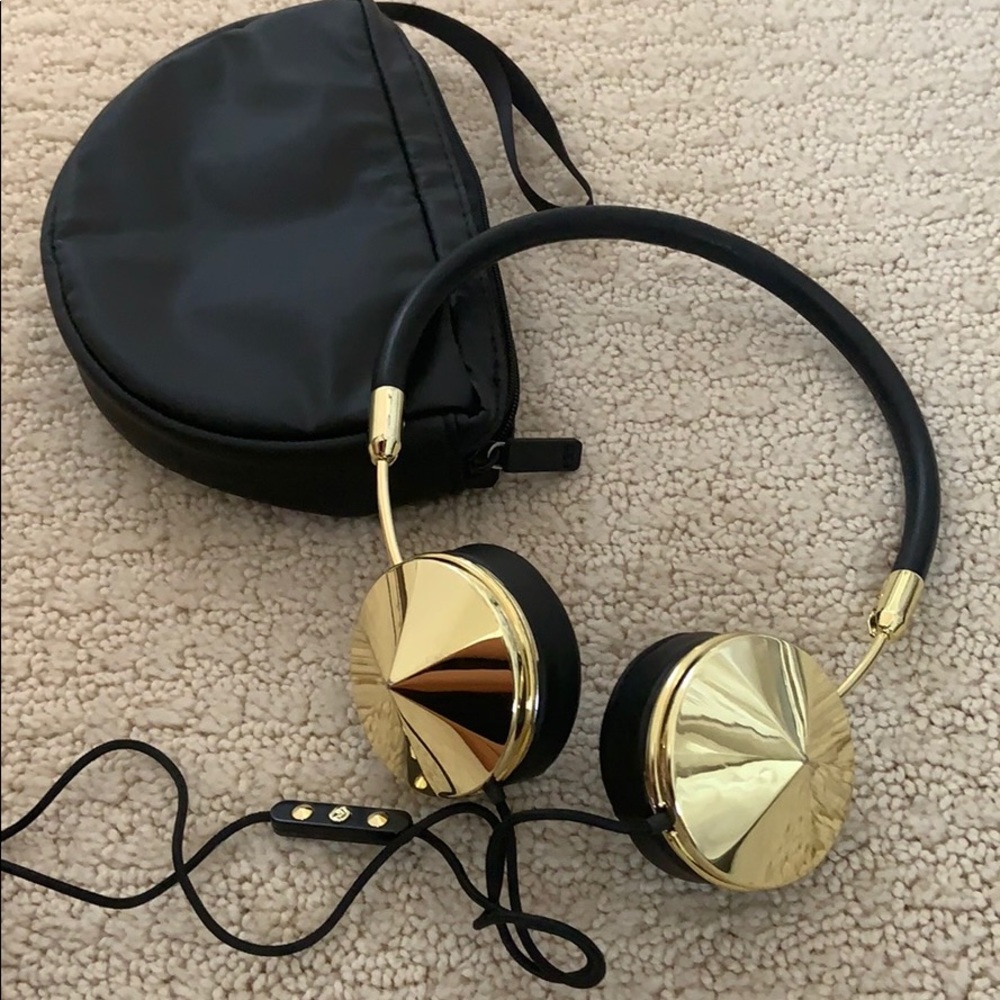 Frends with BenefitsTaylor Gold & Black Headphones